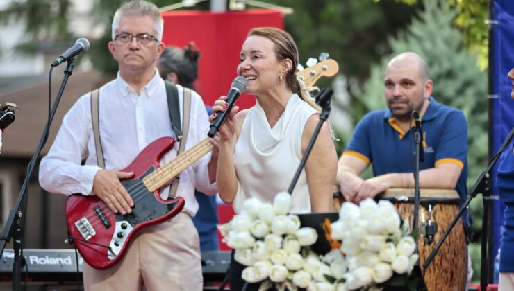 Konak Yaz Konserleri başladı