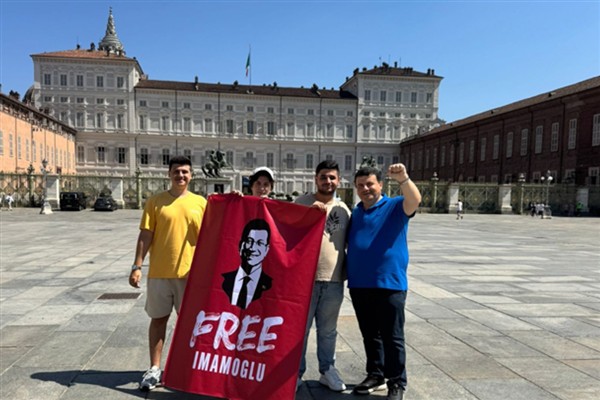 CHP’li Öztürk’ten İtalya sokaklarında “Free İmamoğlu” eylemi