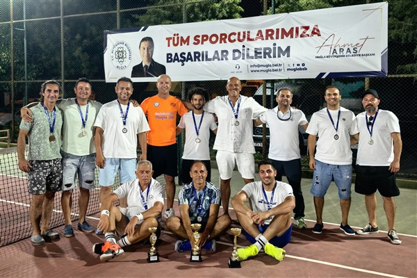 Muğla Büyükşehir Belediyesi’nden Geleneksel Babalar Günü Tenis Turnuvası