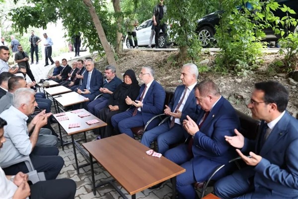 Bakan Işıkhan ve Vali Çakır’dan şehit ailesine ziyaret