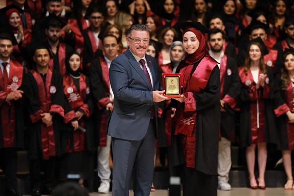 Başkan Genç’ten, Hukuk Fakültesi mezunlarına tavsiyeler