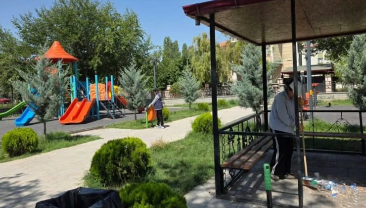 Iğdır Belediyesi, yeşil alanlarda bakım ve temizlik çalışmalarını sürdürüyor