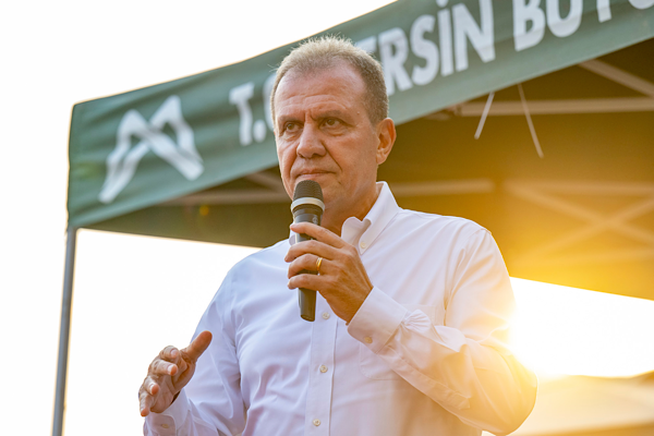 Seçer: Teslim olanlar zulüm yaşar, Atatürk gibi dik duranlar ülkelerini aydınlığa taşır