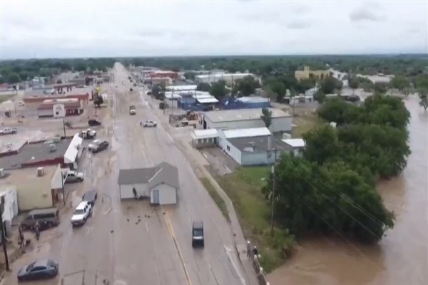 Teksas’taki sel felaketi, en az 104 kişinin ölümüne yol açtı