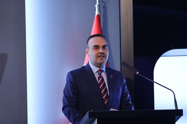 Bakan Kacır: 5’inci Arktik Bilimsel Araştırma Seferimiz başladı