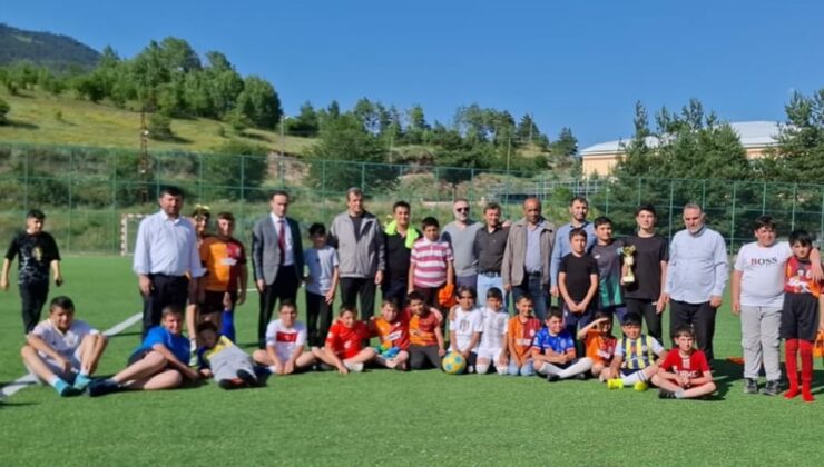 15 Temmuz anısına düzenlenen Minikler Futbol Turnuvası sona erdi