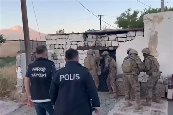 72 ilde uyuşturucu satıcılarına yönelik operasyon