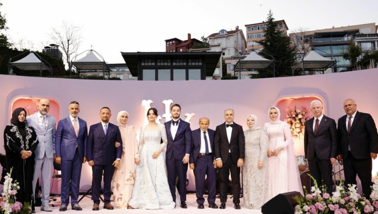 Akkuş ve Nazar ailelerinin mutlu günü: Nisa Akkuş ve Yiğit Nazar nişanlandı
