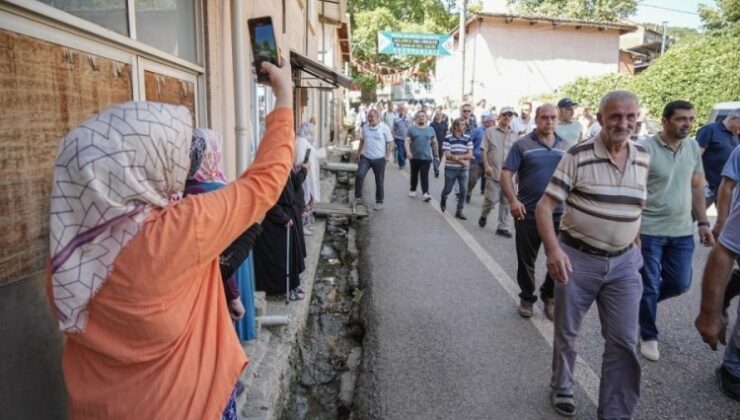 Bursa’nın asırlık mahallesinde bir günlüğüne kadınlar yönetime eçti