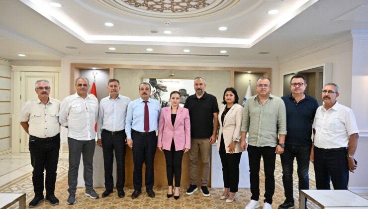 Birleşik Kamu-İş Konfederasyonu’ndan Antalya Büyükşehir Belediyesi’ne destek ziyareti