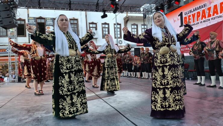 Sıcak havalara rağmen Beypazarı’nda turizm hareketliliği sürüyor