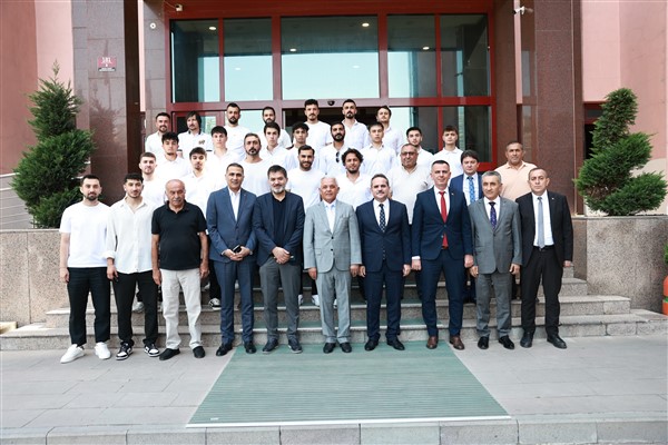 Mamak Belediyesi Spor Kulübü’nden 3 kupa birden