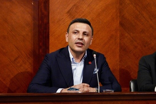 Özgür Çelik’ten İmamoğlu’na destek mesajı: Mücadeleyi halkla kazanacağız