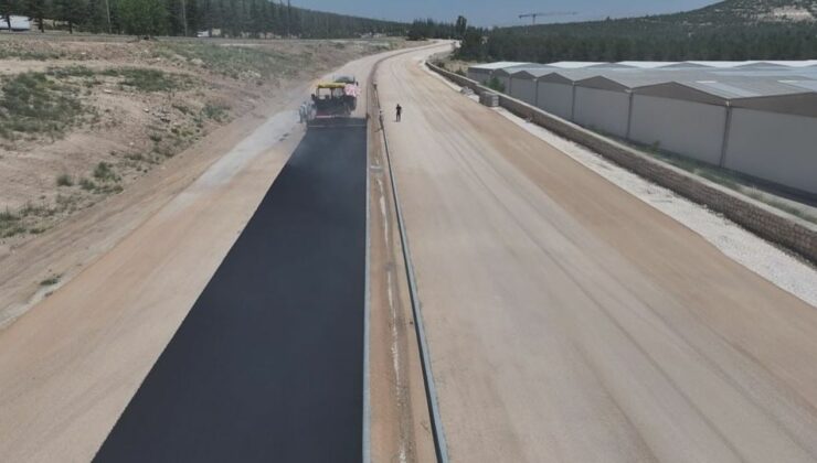 1002 TOKİ yeni bağlantı yolu asfaltlanıyor