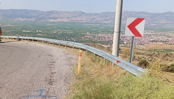Manisa Büyükşehir Belediyesi’nden yol güvenliği için otokorkuluk çalışması