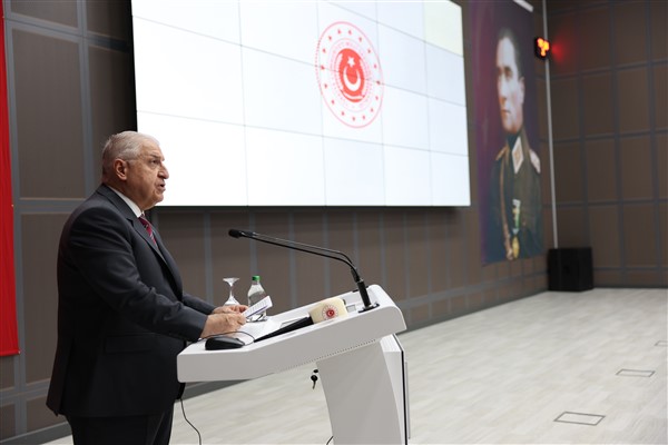 Bakan Güler ve Bakan Kurum, Ay Yıldız Projesi’ni yerinde inceledi