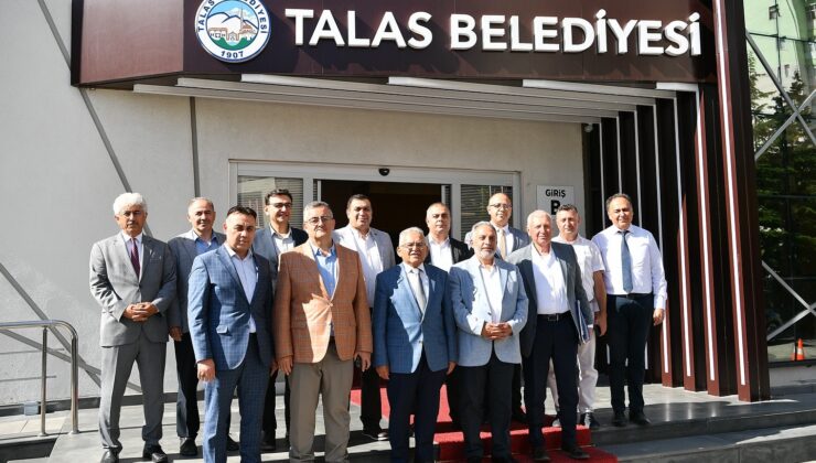 Başkan Büyükkılıç’tan Talas’ta hizmet ve yatırım toplantısı