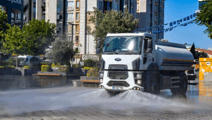 Esenyurt Belediyesi’nden temizlik çalışması