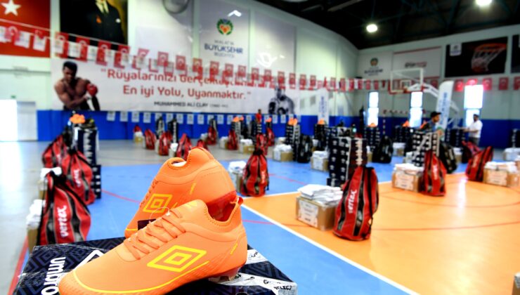 Malatya’da amatör spor kulüplerine 10 milyon TL değerinde spor malzemesi desteği
