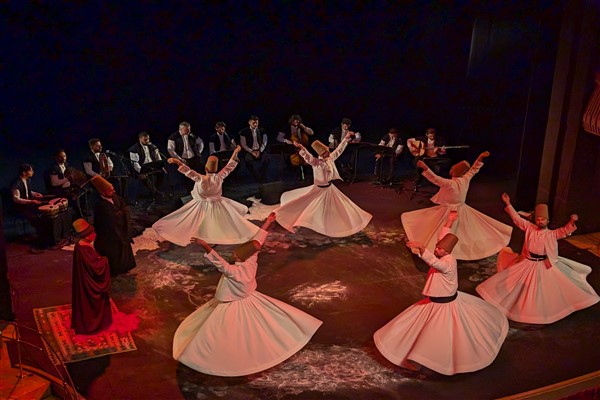 Türk Tasavvuf Musikisi ve Sema Topluluğu, İngiltere’de sahne aldı