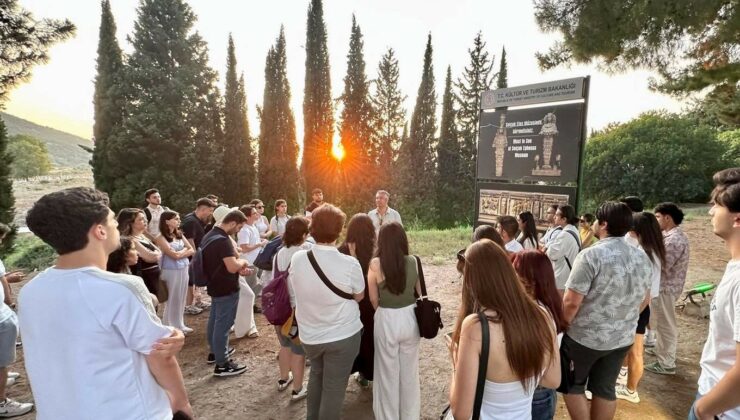 İzmir Büyükşehir Belediyesi’nden “Gençler İzmir’i Geziyor” projesi