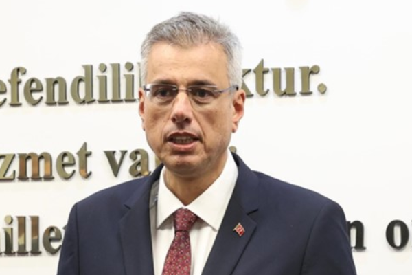 Memişoğlu, düşen uçaktan kurtarılan vatandaşın hastanedeki tedavisinin sürdüğünü söyledi