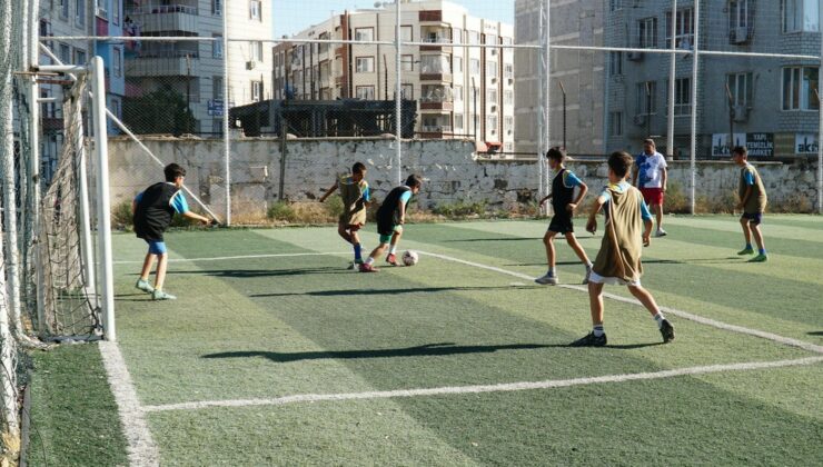 Haliliye’de yaz futbol kursu, çocuklar tarafından yoğun ilgi gördü