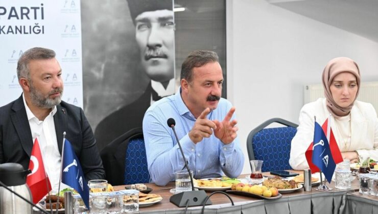 Yavuz Ağıralioğlu avukatlarla buluştu: Gündemde anayasa değişikliği vardı