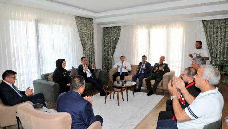 Kars Valisi Ziya Polat’tan 15 Temmuz Gazisi Fazıl Boztaş’a ziyaret