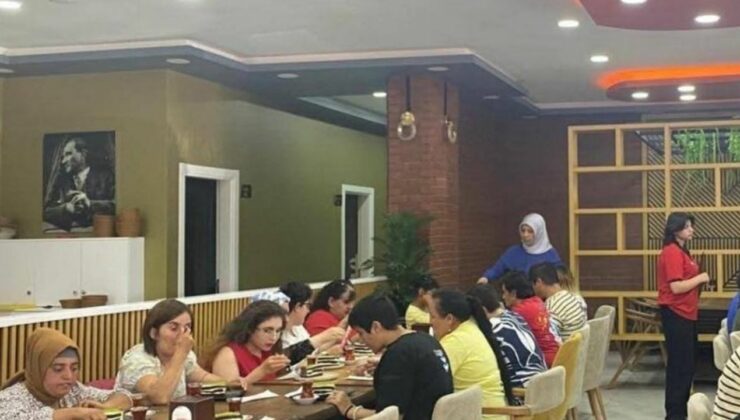 Kars Engelsiz Yaşam Merkezi’nde Dünya Çikolata Günü etkinliği düzenlendi