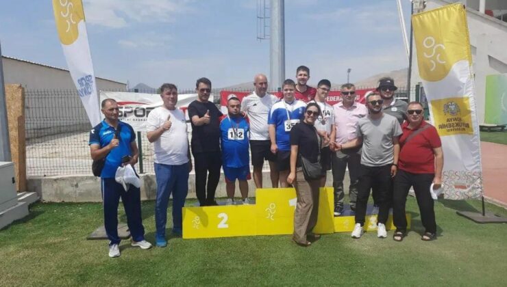 Özel sporcular Türkiye Atletizm Şampiyonası’nda Kars rüzgarı esti
