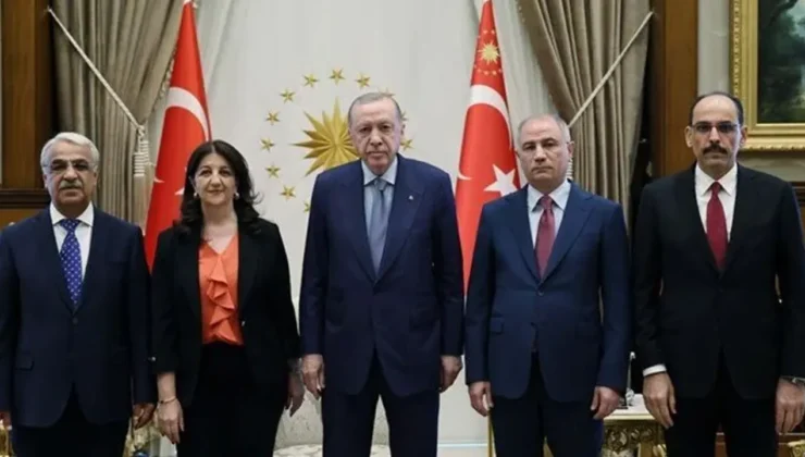 Cumhurbaşkanı Erdoğan, DEM Parti heyetiyle Beştepe’de: “Tarihi bir görüşme”