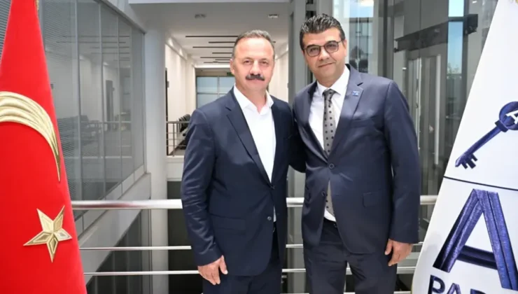 Anahtar Parti Adana İl Başkanı Av. Atilla Karataş: Sanal kumar, Türkiye’nin en büyük sessiz krizlerinden biri