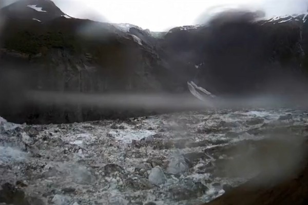 Alaska’da buzul erimesi, rekor seviyede sel korkusunu artırıyor