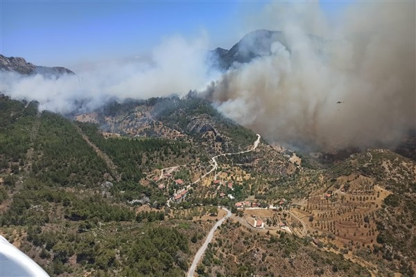 Çanakkale Gelibolu’daki orman yangınına müdahale devam ediyor