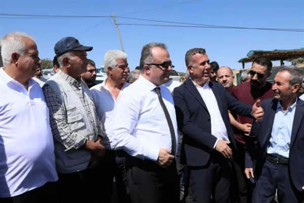 Mardin Büyükşehir Belediyesi’nden grup yolunda asfalt çalışması