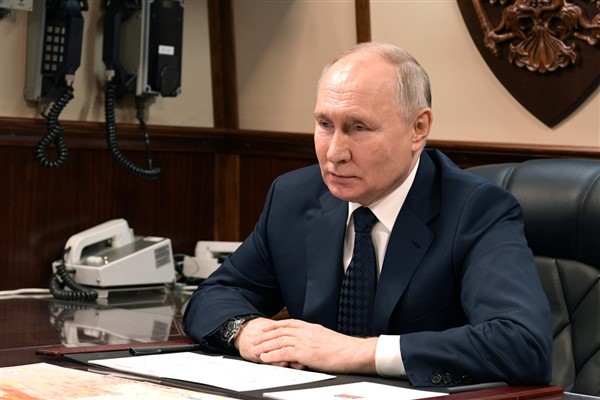 Putin, Tacikistan Devlet Başkanı Rahman ile görüştü