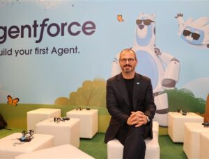 “Agentic AI” pazarlamayı nasıl dönüştürüyor ve yatırım getirisini nasıl artırıyor?