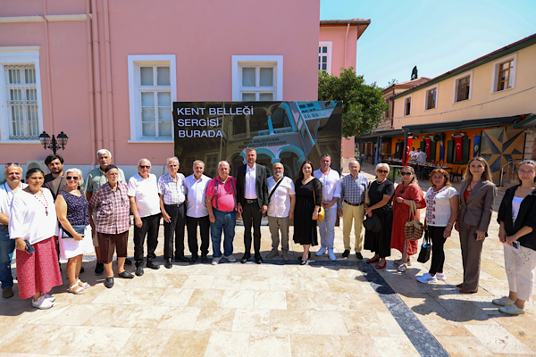 Başkan Duman, Kent Belleğ Sergisi’ne katkı sunanlarla buluştu