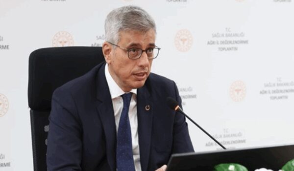 Bakan Memişoğlu, AK Parti Rize İl Başkanlığını ziyaret etti