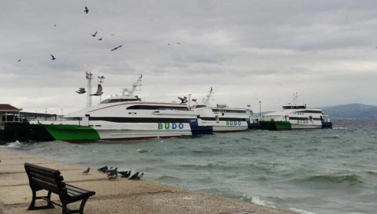 Boğaz’da bir devir kapandı: Arabalı vapur kaldırıldı