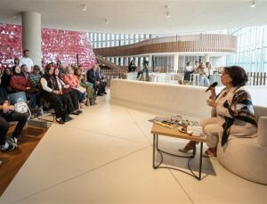 Türk Telekom Darülaceze sakinleri ile ‎ Hülya Koçyiğit’i AKM’de buluşturdu