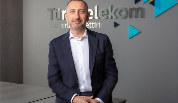 Türk Telekom, TahtApp ile az gören çocukların ‎eğitimine ışık tutuyor