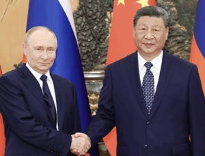 Xi, Putin ile bir araya geldi