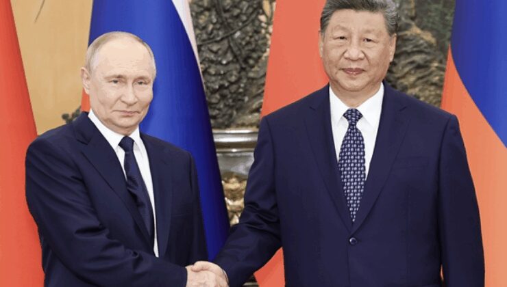 Xi, Putin ile bir araya geldi