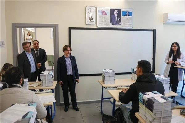 Maltepe Belediyesi’nden sınavlara hazırlanan öğrencilere kaynak desteği