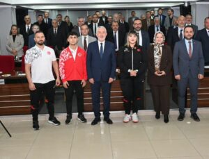 Başkan Başdeğirmen, başarılı sporcuları ödüllendirdi